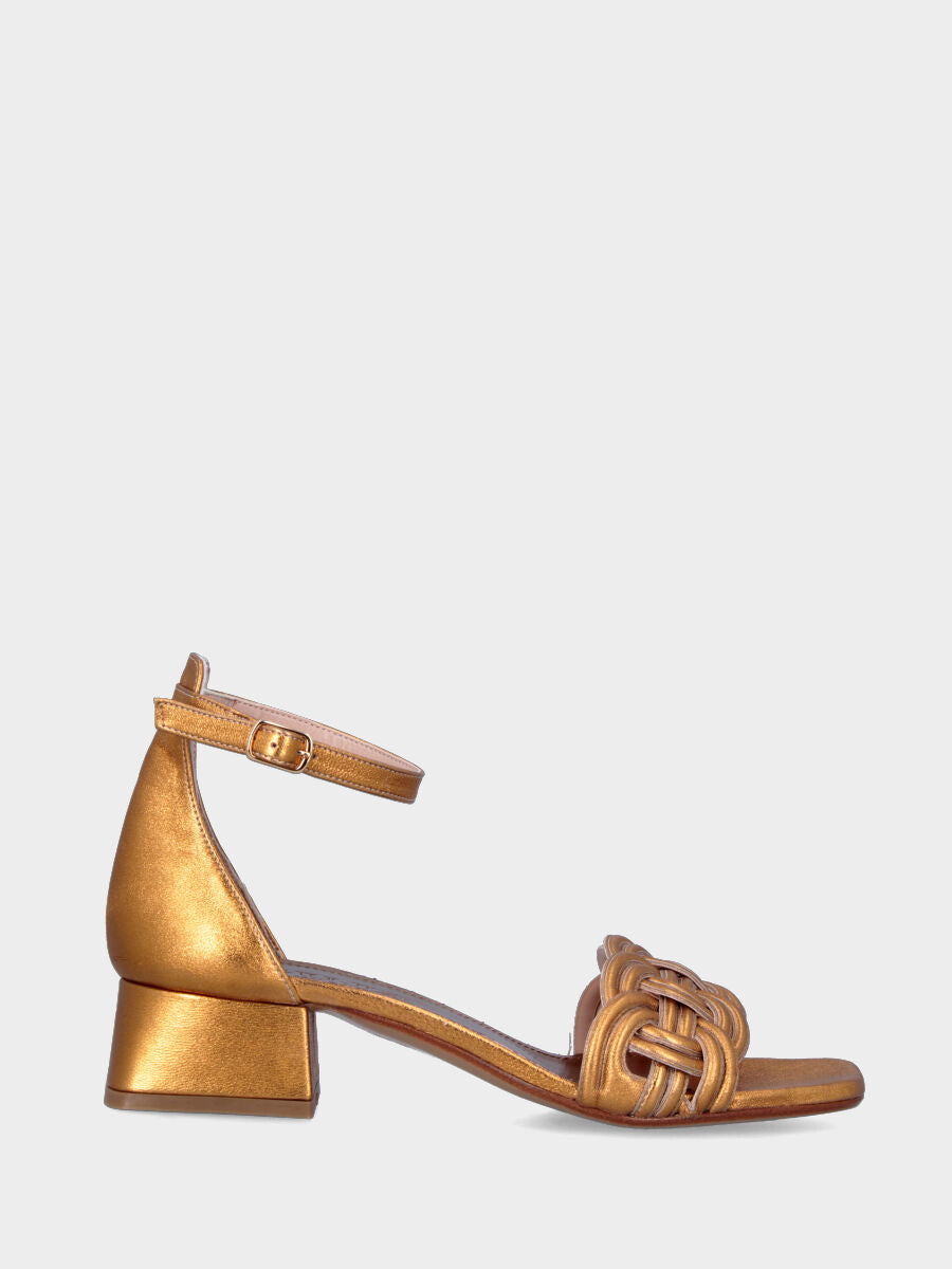 Gold sandal in laminated leather with braided hoop straps