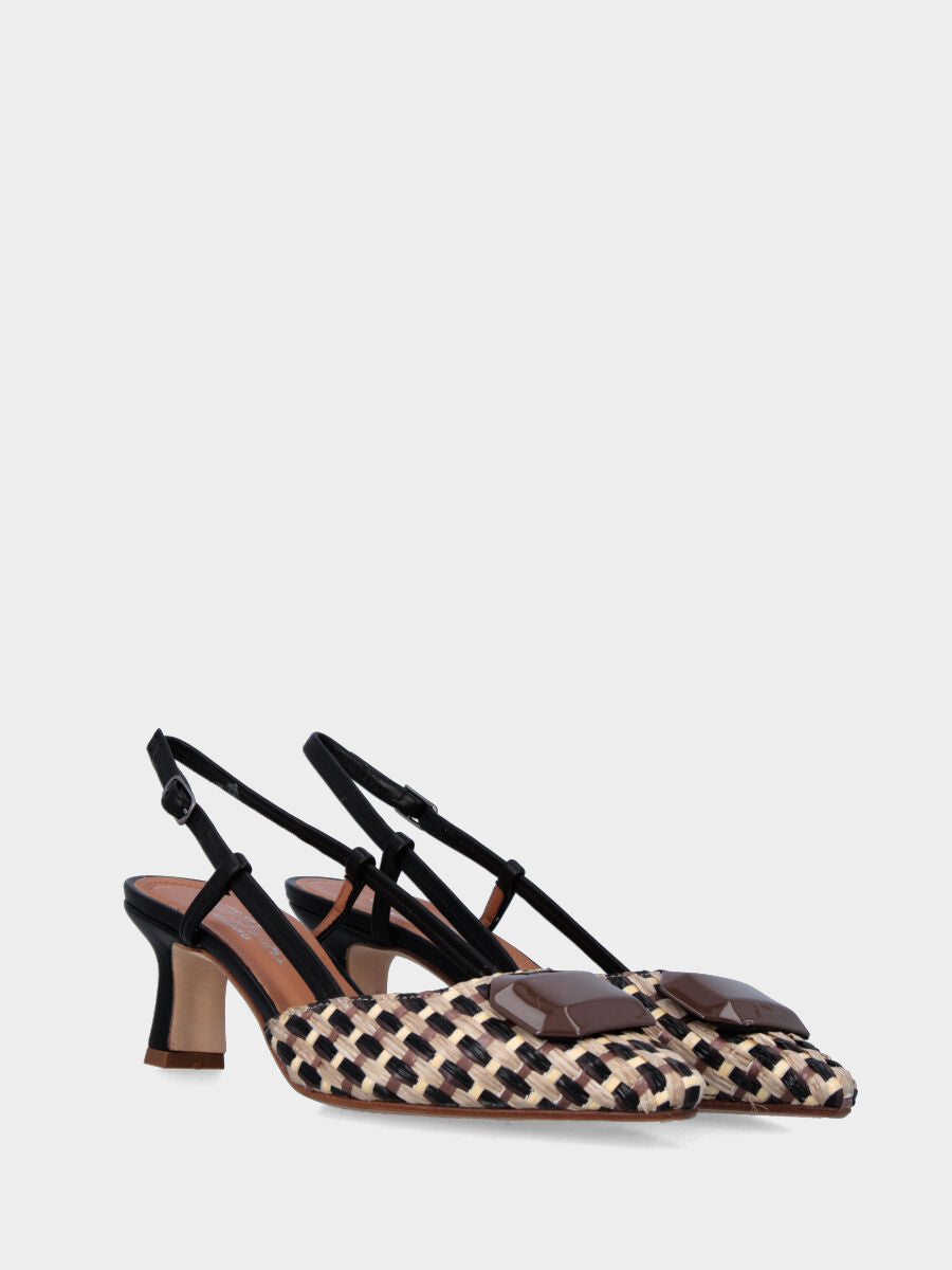 Bicolore Slingback in schwarzer geflochtener Raffia mit facettiertem Knopf