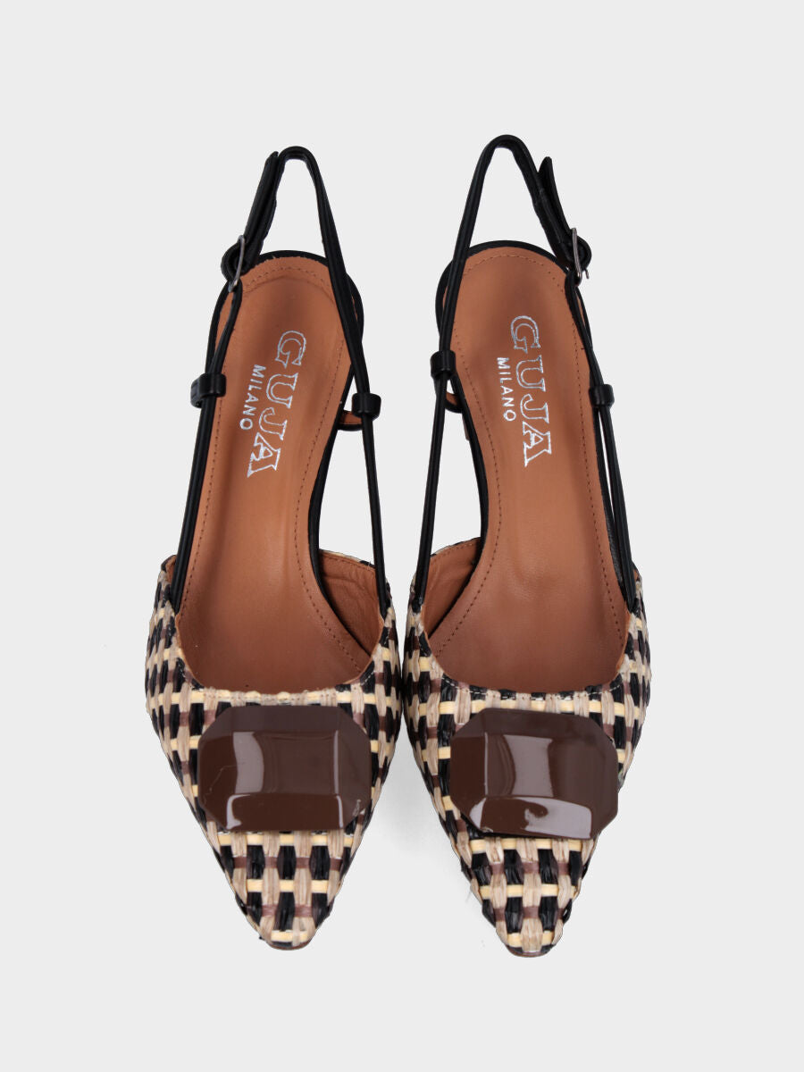 Bicolore Slingback in schwarzer geflochtener Raffia mit facettiertem Knopf