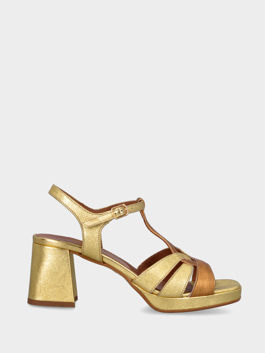 Sandalo bicolore oro in pelle laminata con fascette incrociate