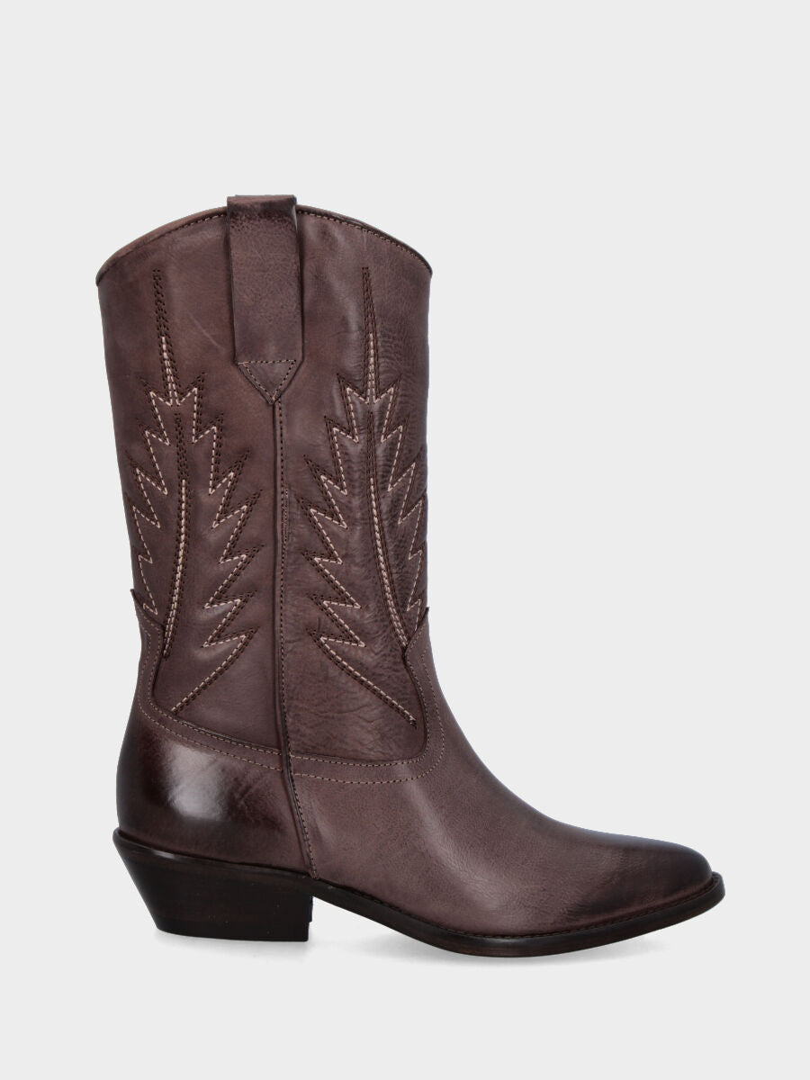 Campero marrone in pelle con cuciture fiammate