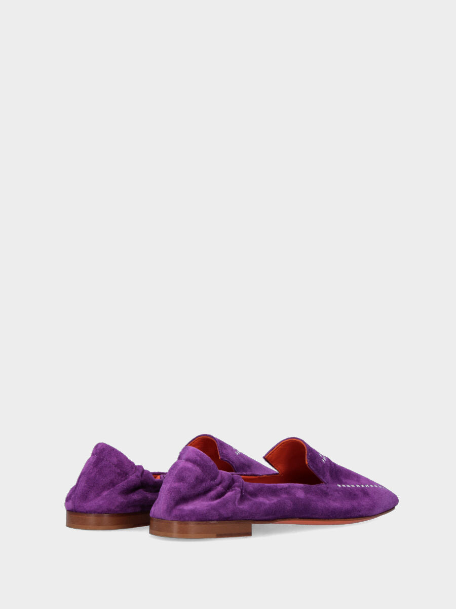 Pantoufle violette en cuir avec œillets