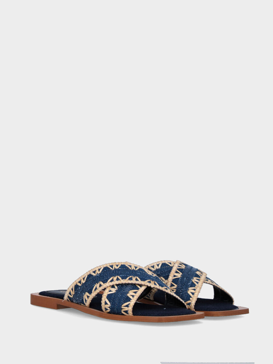 Ciabattina blu in pelle a fasce incrociate ricamate