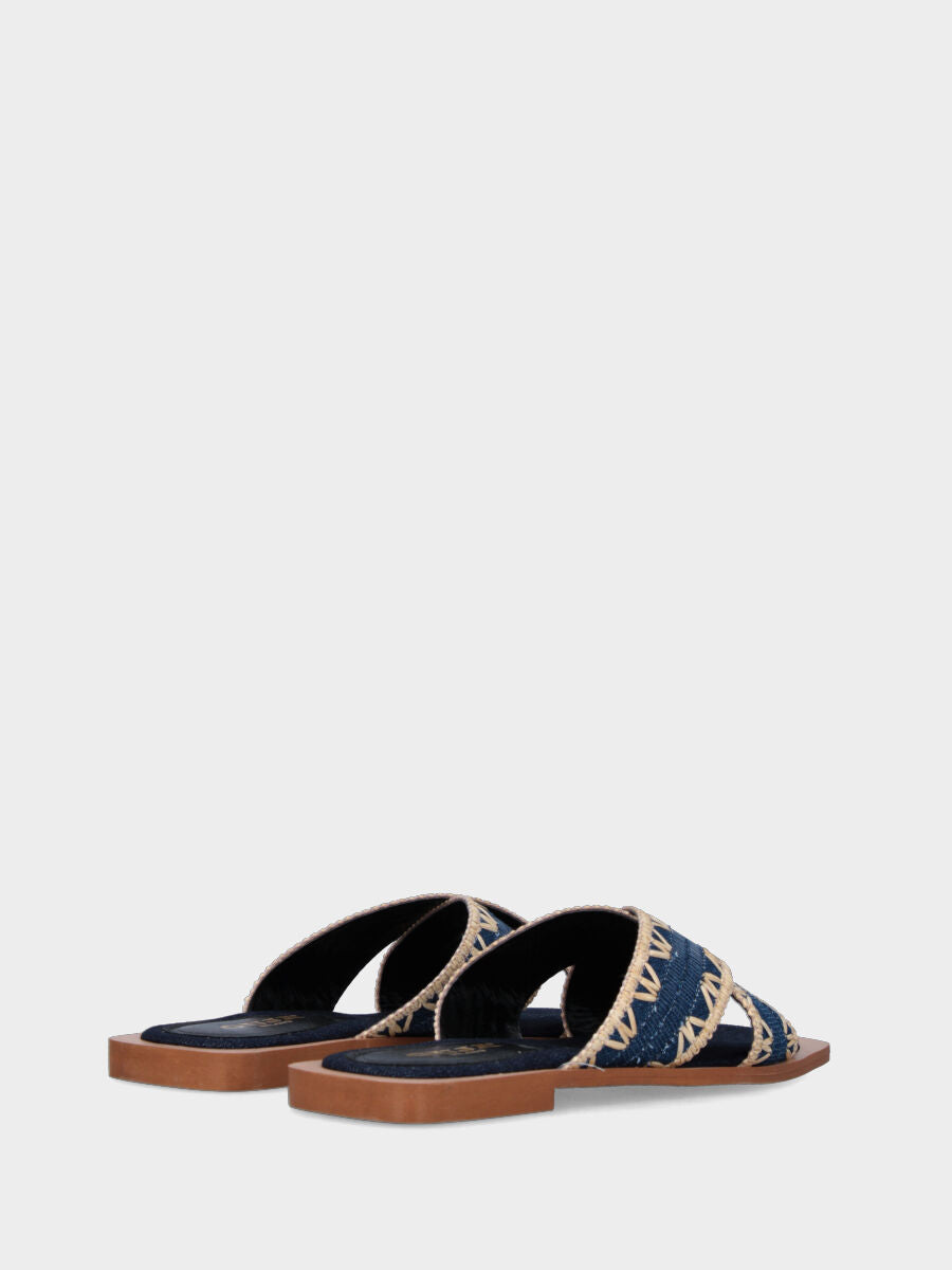 Ciabattina blu in pelle a fasce incrociate ricamate