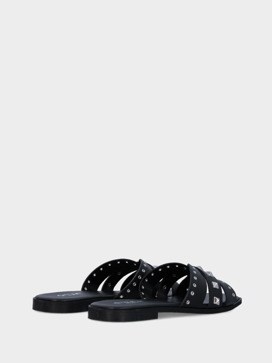 Mule noire en cuir avec clous