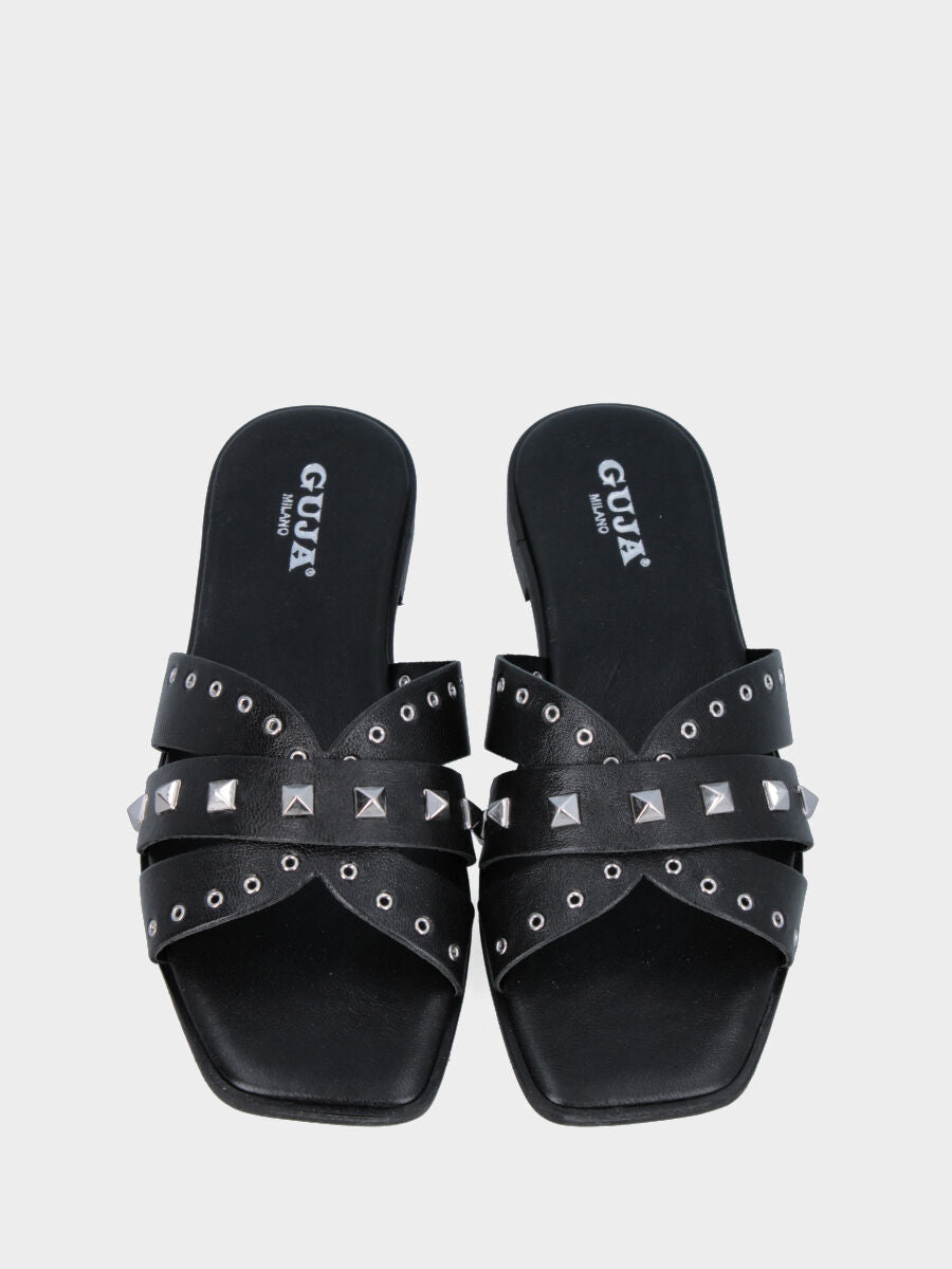 Mule noire en cuir avec clous