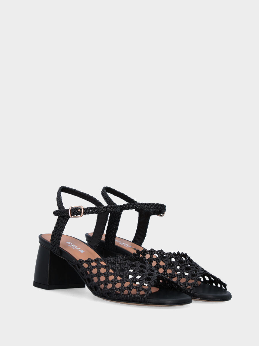 Sandalo nero in pelle intrecciata traforata con tacco largo