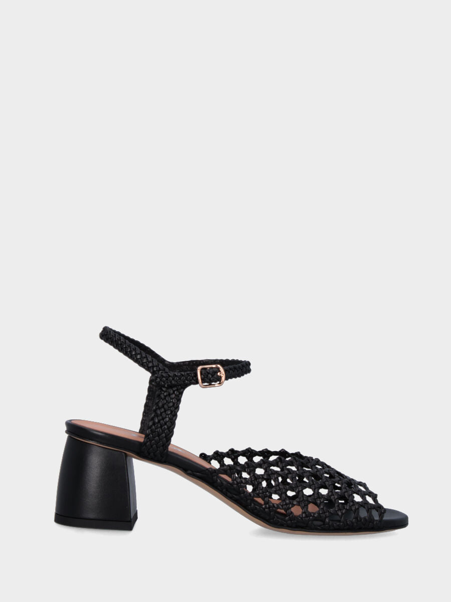 Sandalo nero in pelle intrecciata traforata con tacco largo