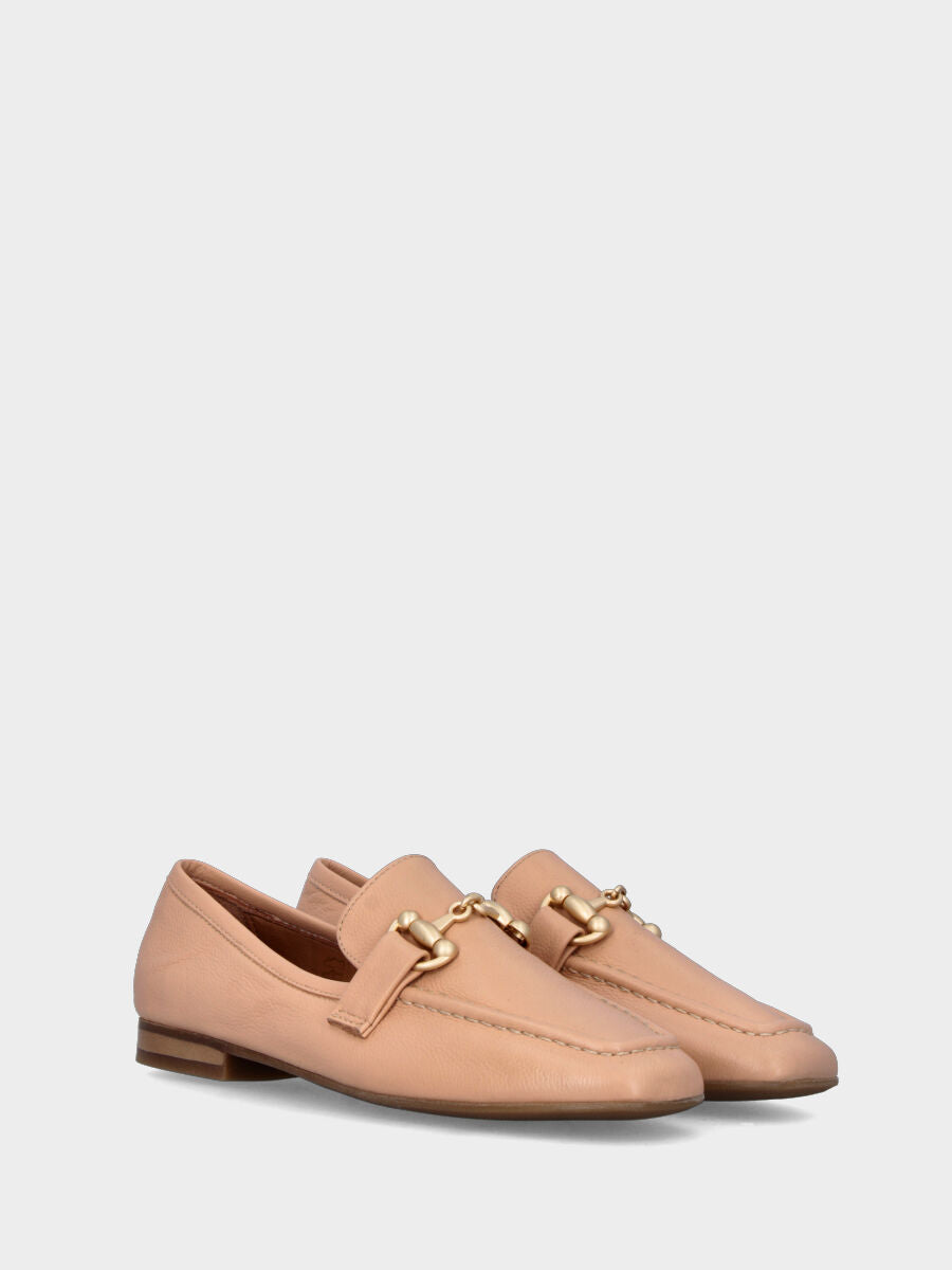 Mocassin beige en cuir avec bordure en relief