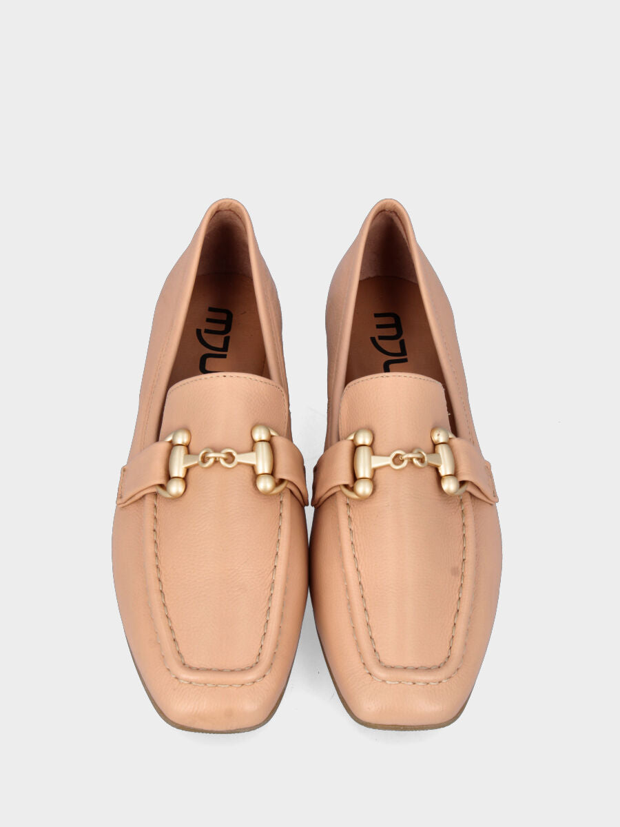 Mocassin beige en cuir avec bordure en relief