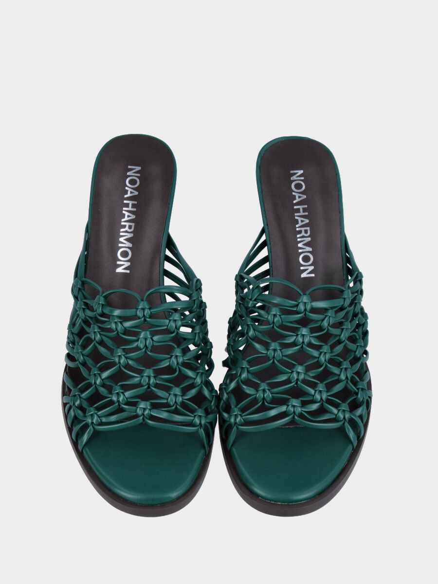 Ciabattina verde in ecopelle intracciata a rete