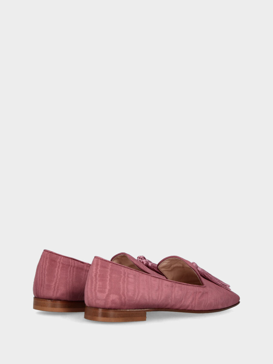 Pink slipper in shantung fabric with tassels