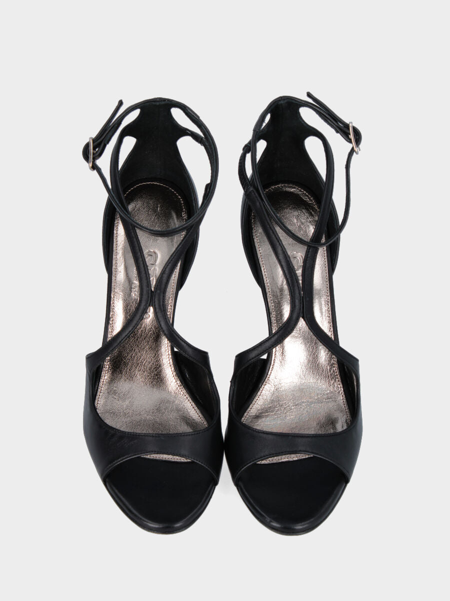 Black leather sandal with wavy straps and double ankle strap