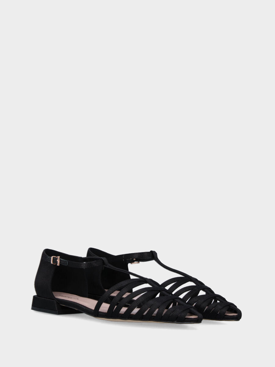 Sandale basse noire en tissu avec bride verticale et croisées