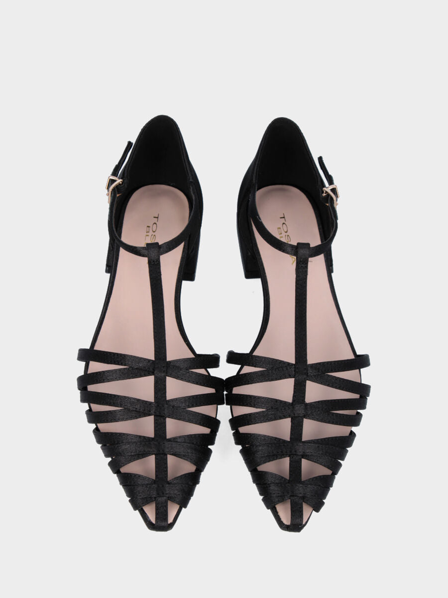 Sandale basse noire en tissu avec bride verticale et croisées