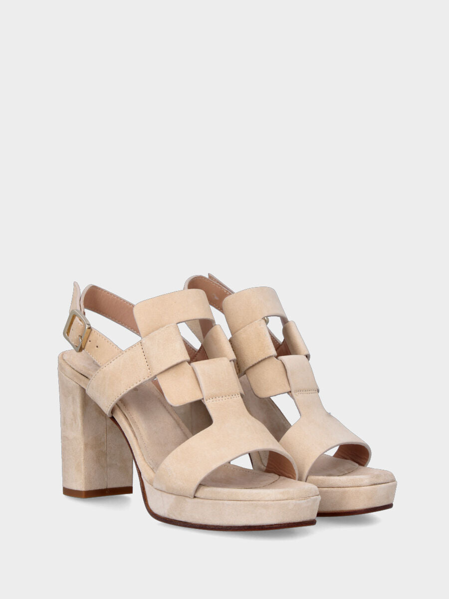 Sandalo beige in pelle con fascetta quadrata