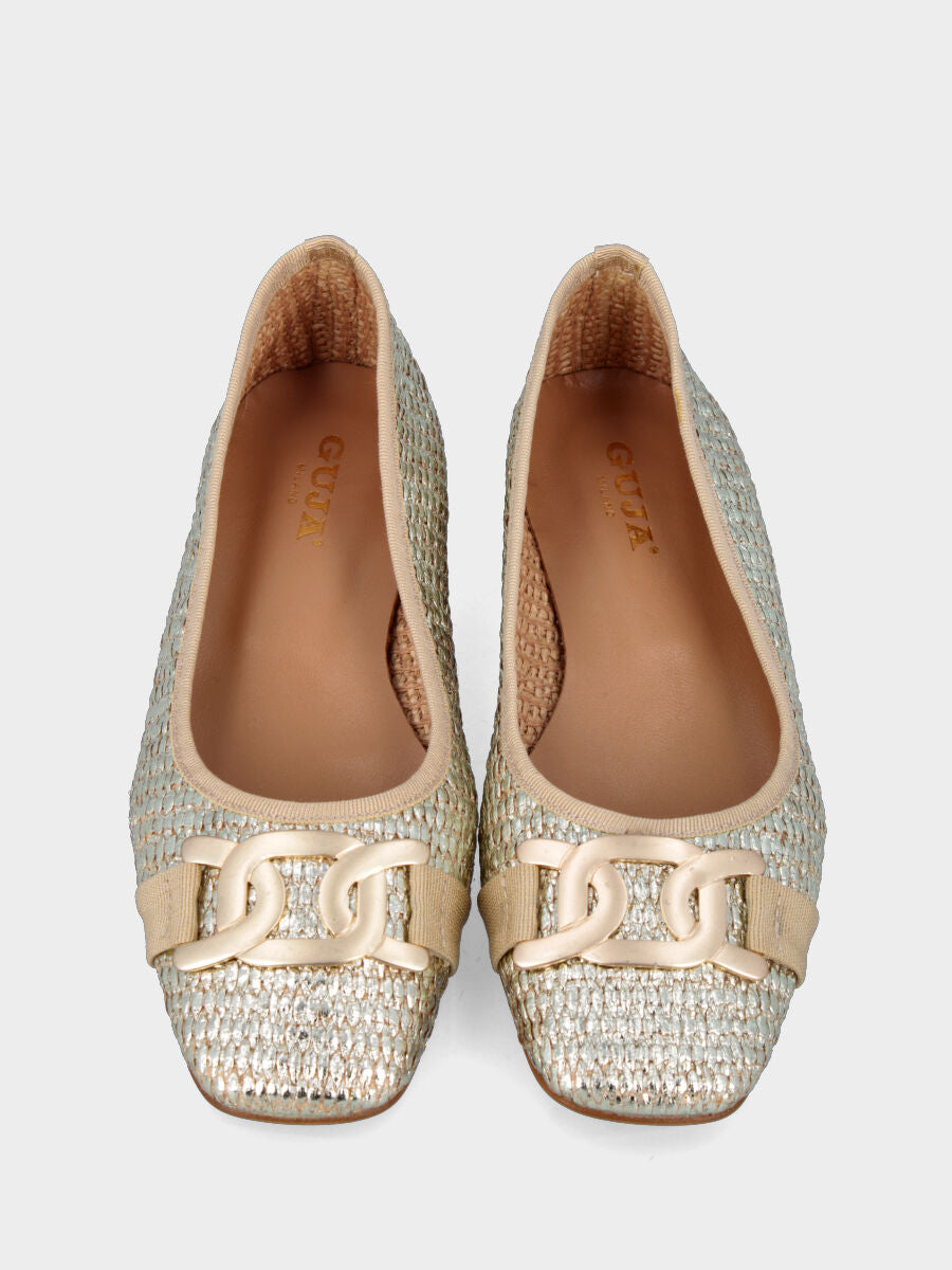 Ballerina Platin aus geflochtener Raffia mit Metallaccessoire