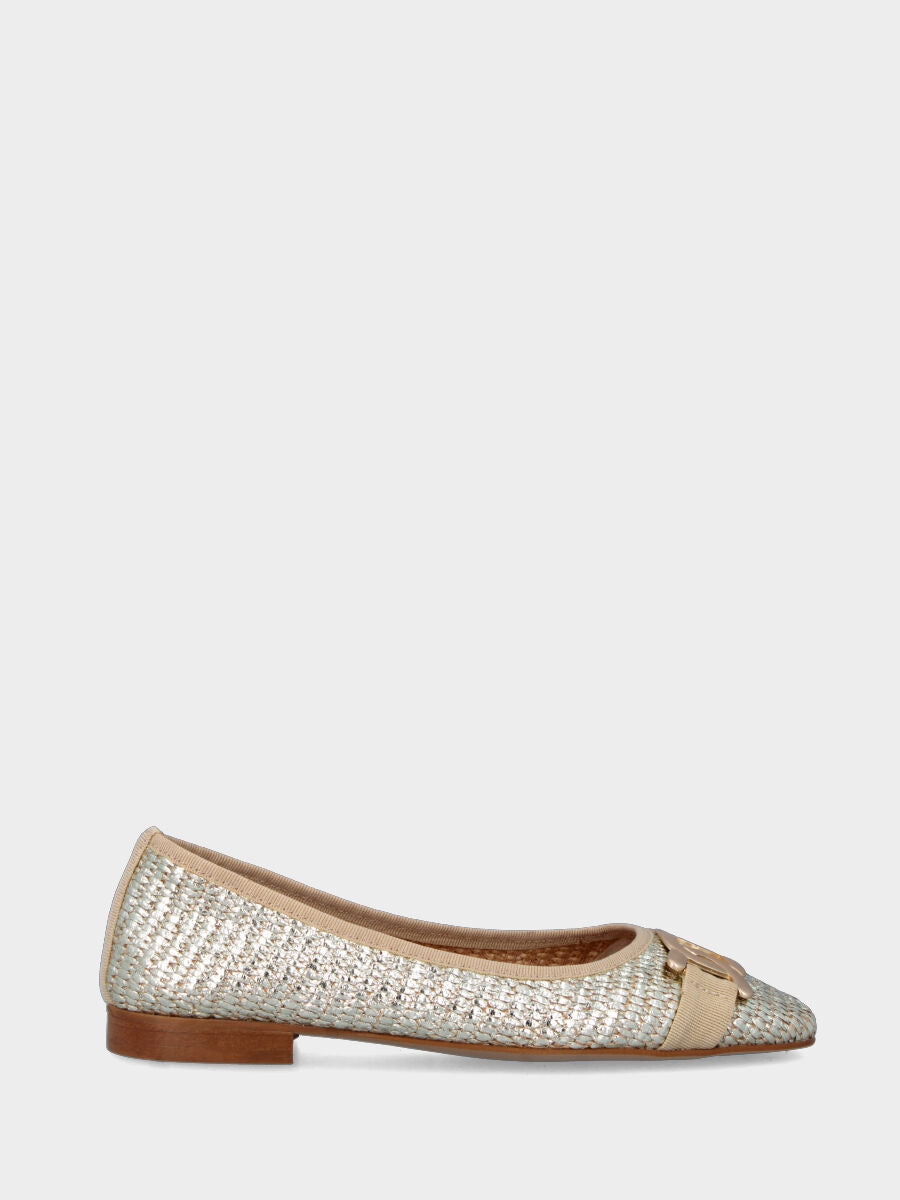 Ballerina Platin aus geflochtener Raffia mit Metallaccessoire