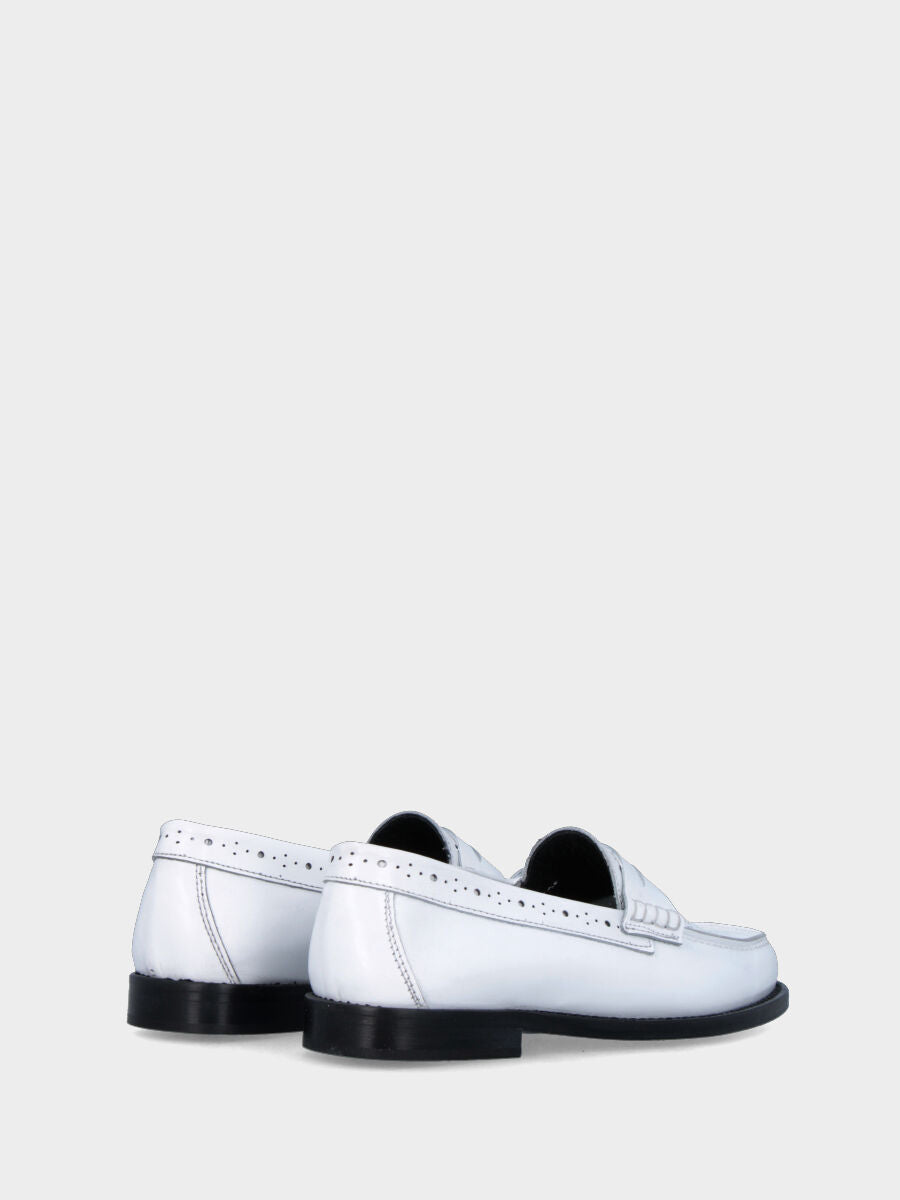 Mocassin blanc en cuir modèle college avec fleurs perforées