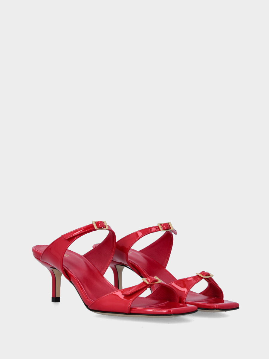Sandale rouge en cuir avec deux brides à boucles