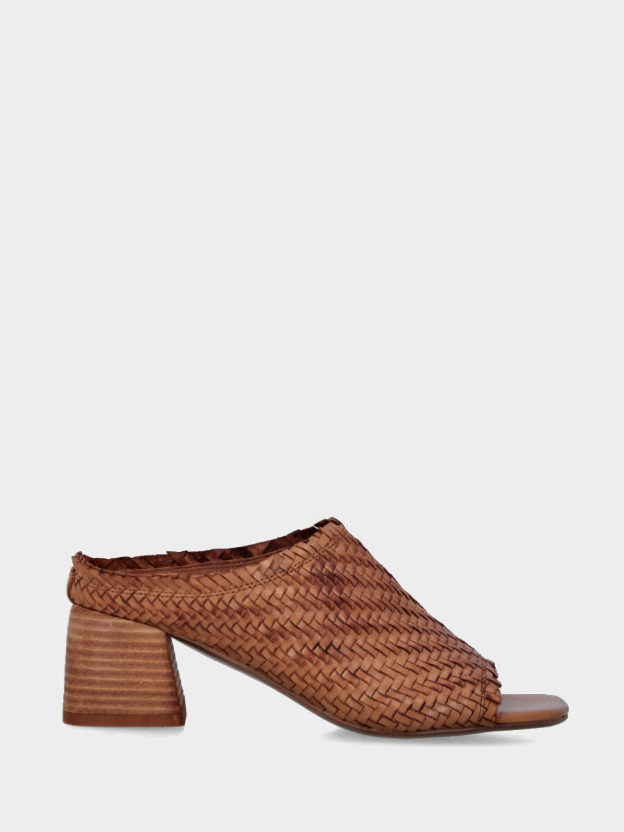 Lederslipper aus geflochtenem Leder mit quadratischer Spitze