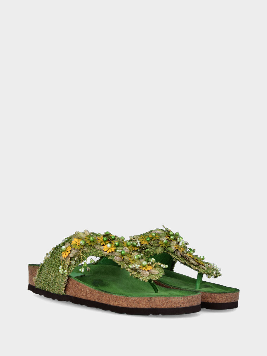 Tongs vertes en raphia avec bande de petites fleurs et feuilles