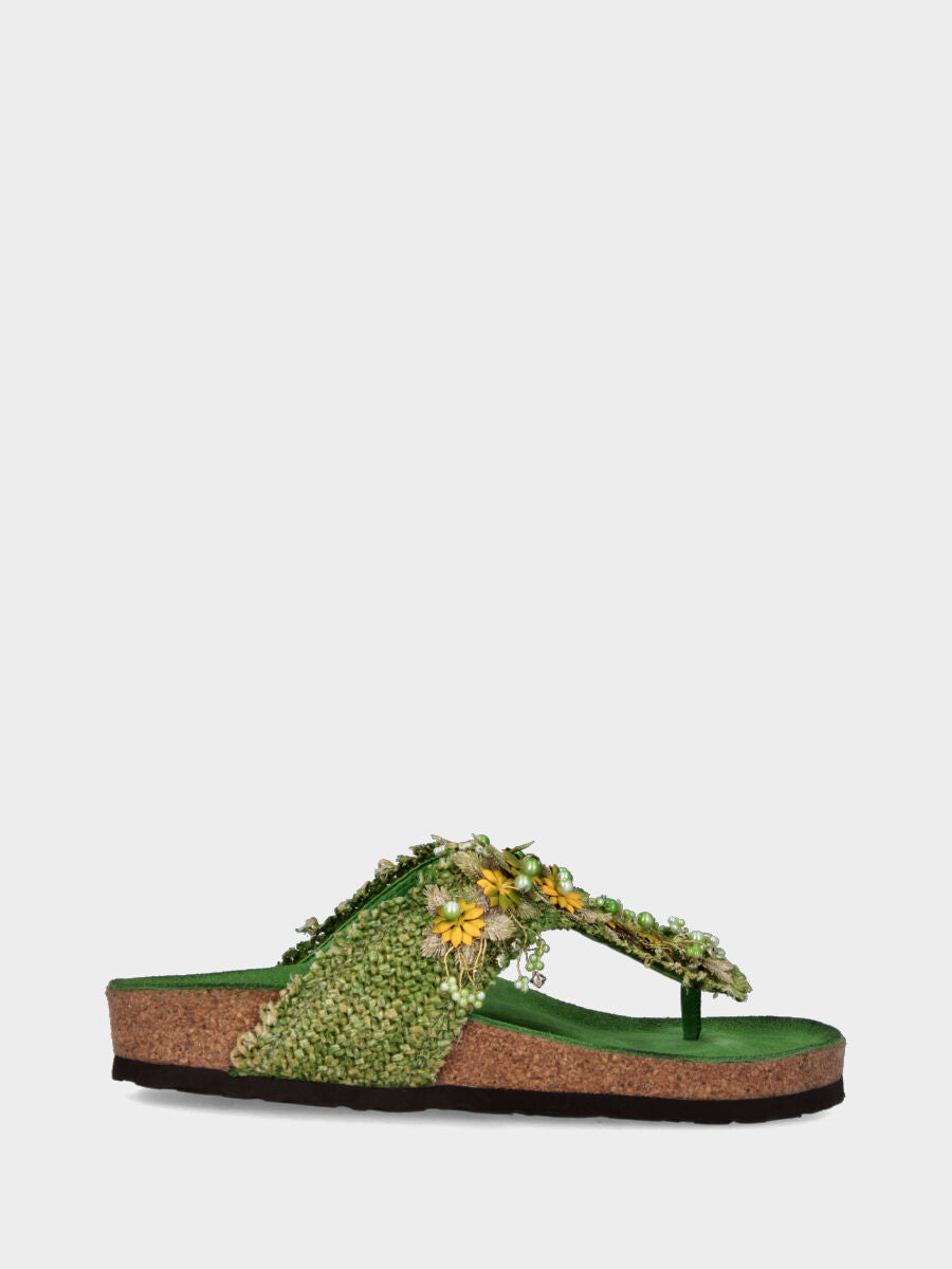 Tongs vertes en raphia avec bande de petites fleurs et feuilles