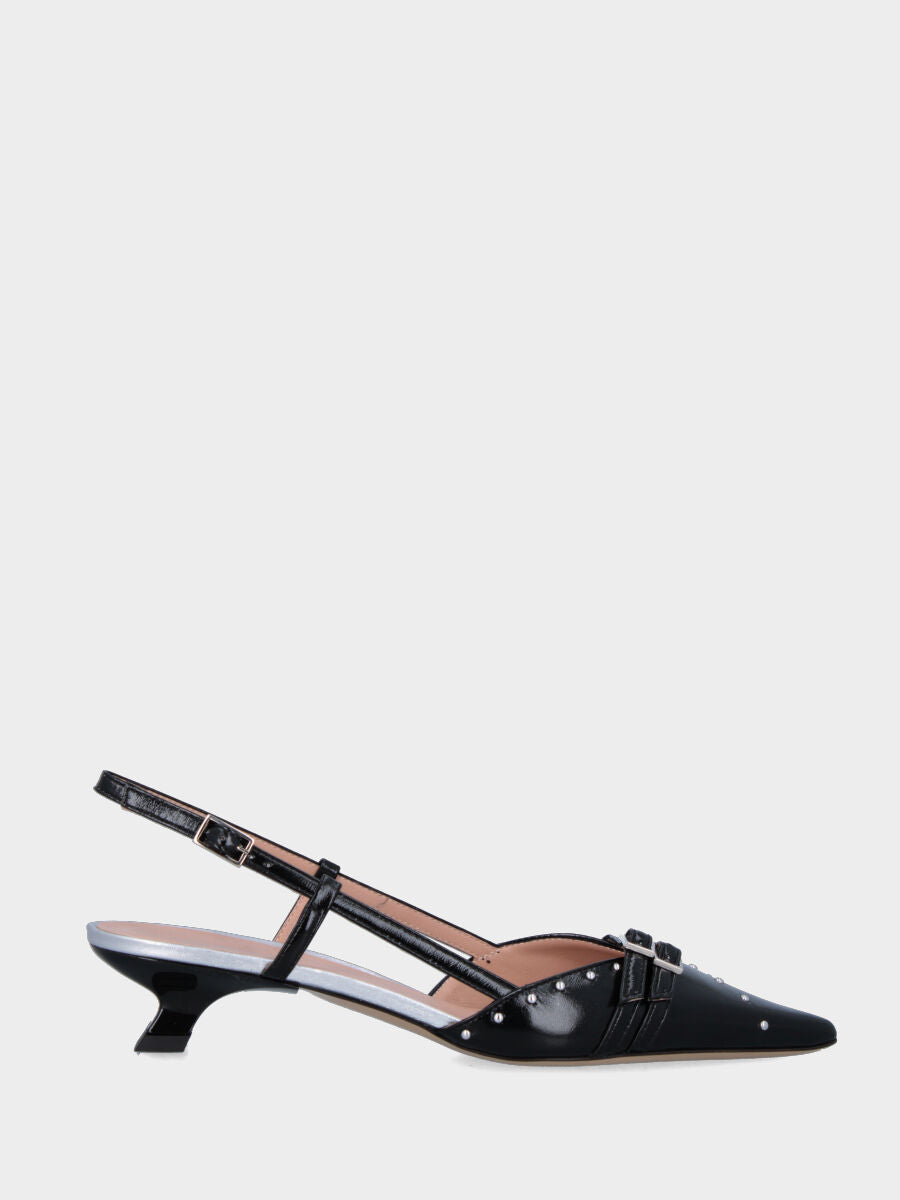 Slingback in vitello abrasivato nero con cinturini e borchie