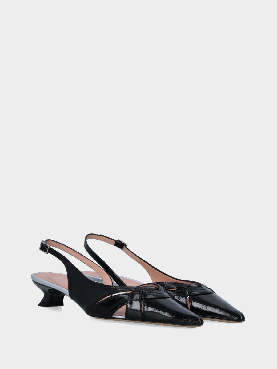 Slingback in vitello abrasivato nero con punta sfilata e tacco a rocchetto