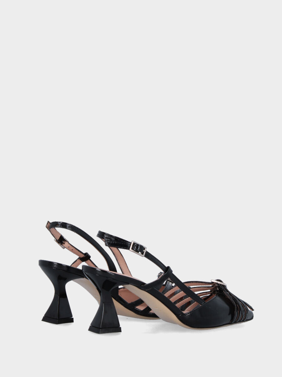 Slingback in vitello abrasivato nero con cinturini a V