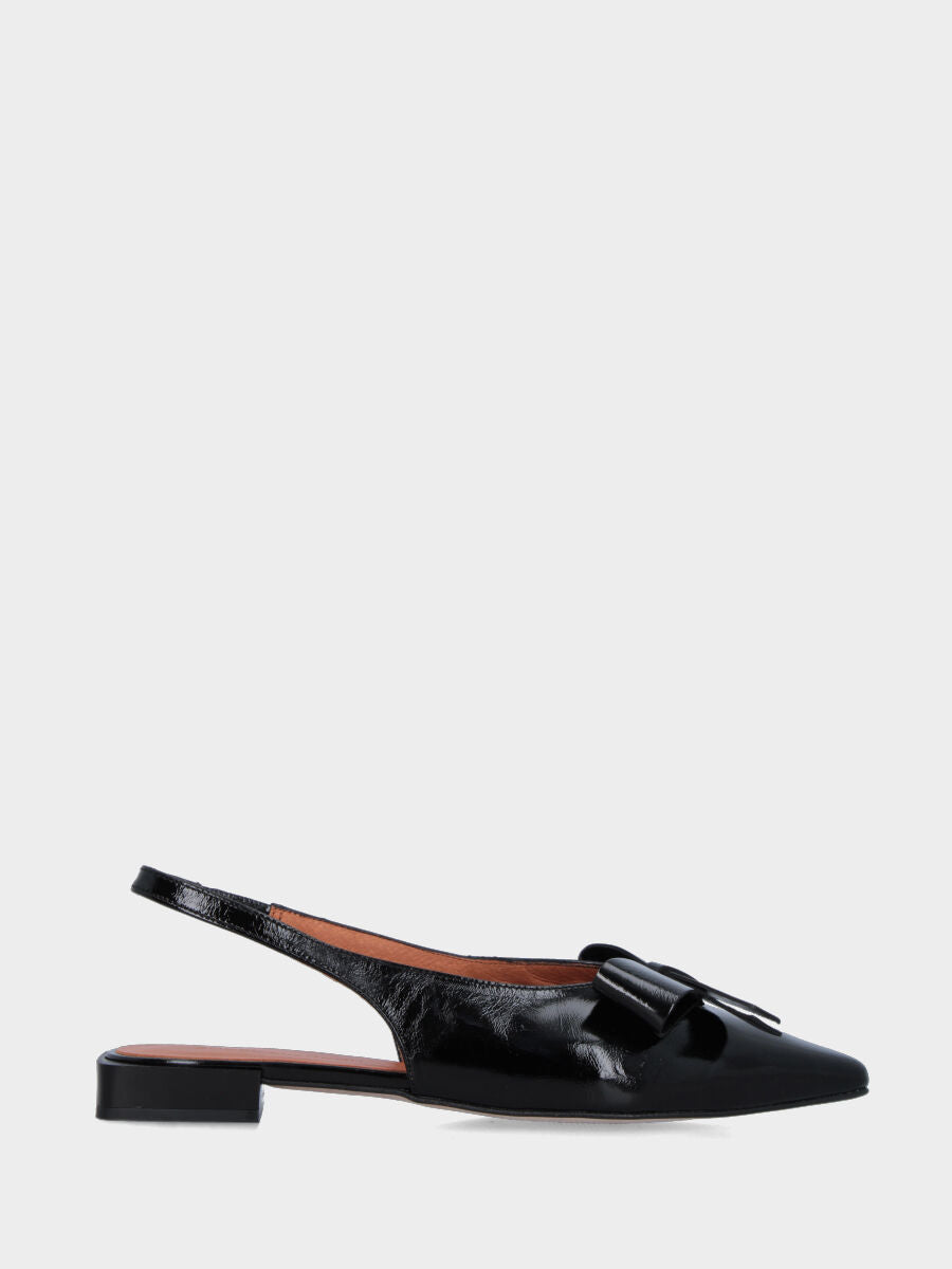 Slingback in vitello spazzolato nero con fiocco e punta quadrata sfilata