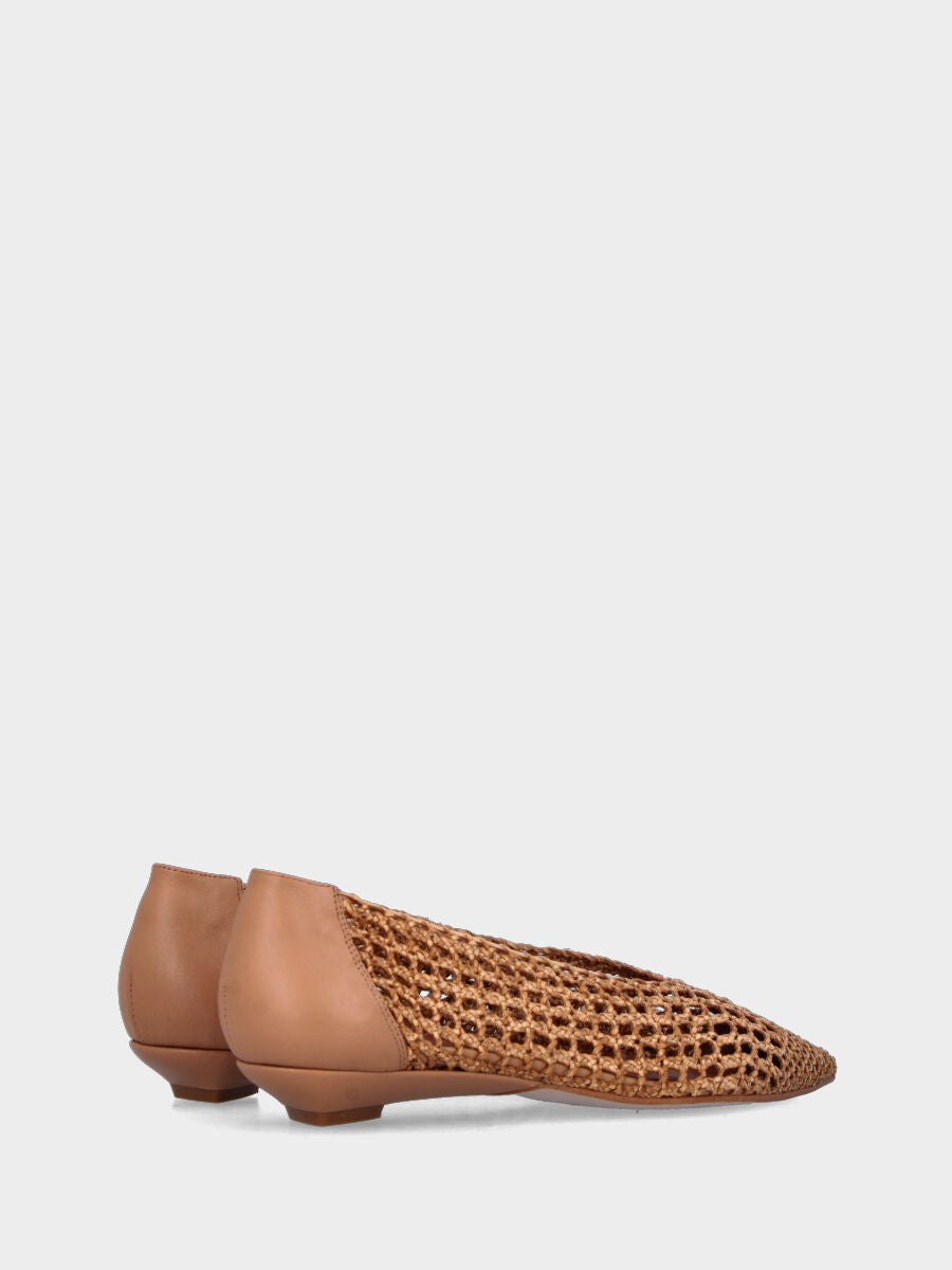 Ballerine en raphia beige avec semelle compensée et empeigne tressée ajourée