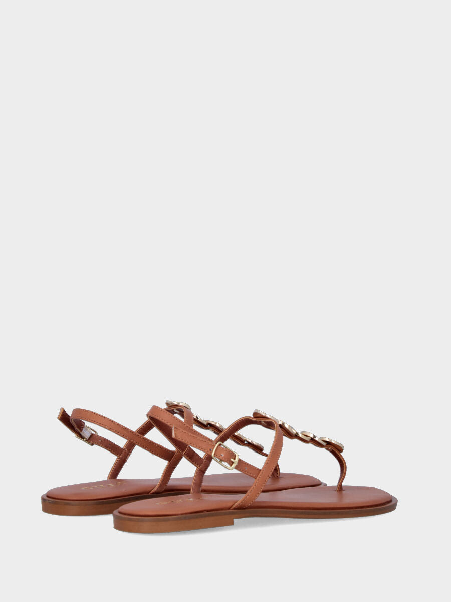 Infradito in nappa color cuoio con placchette metalliche