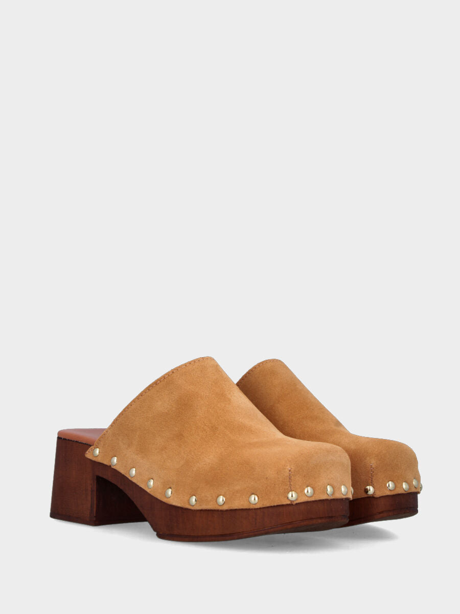 Zoccolo a sabot in velour color cammello con zeppa incavata
