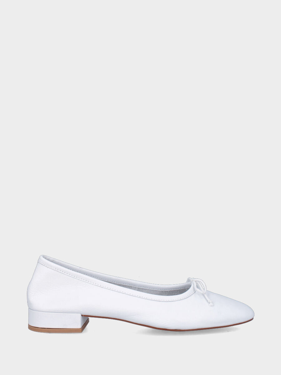 Ballerina in nappa bianca con fiocchetto sul collo