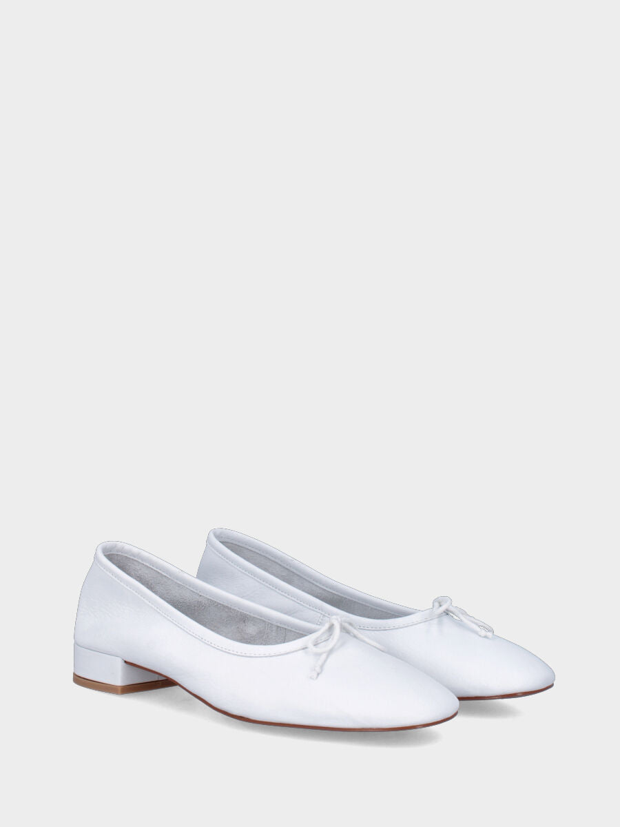 Ballerina in nappa bianca con fiocchetto sul collo