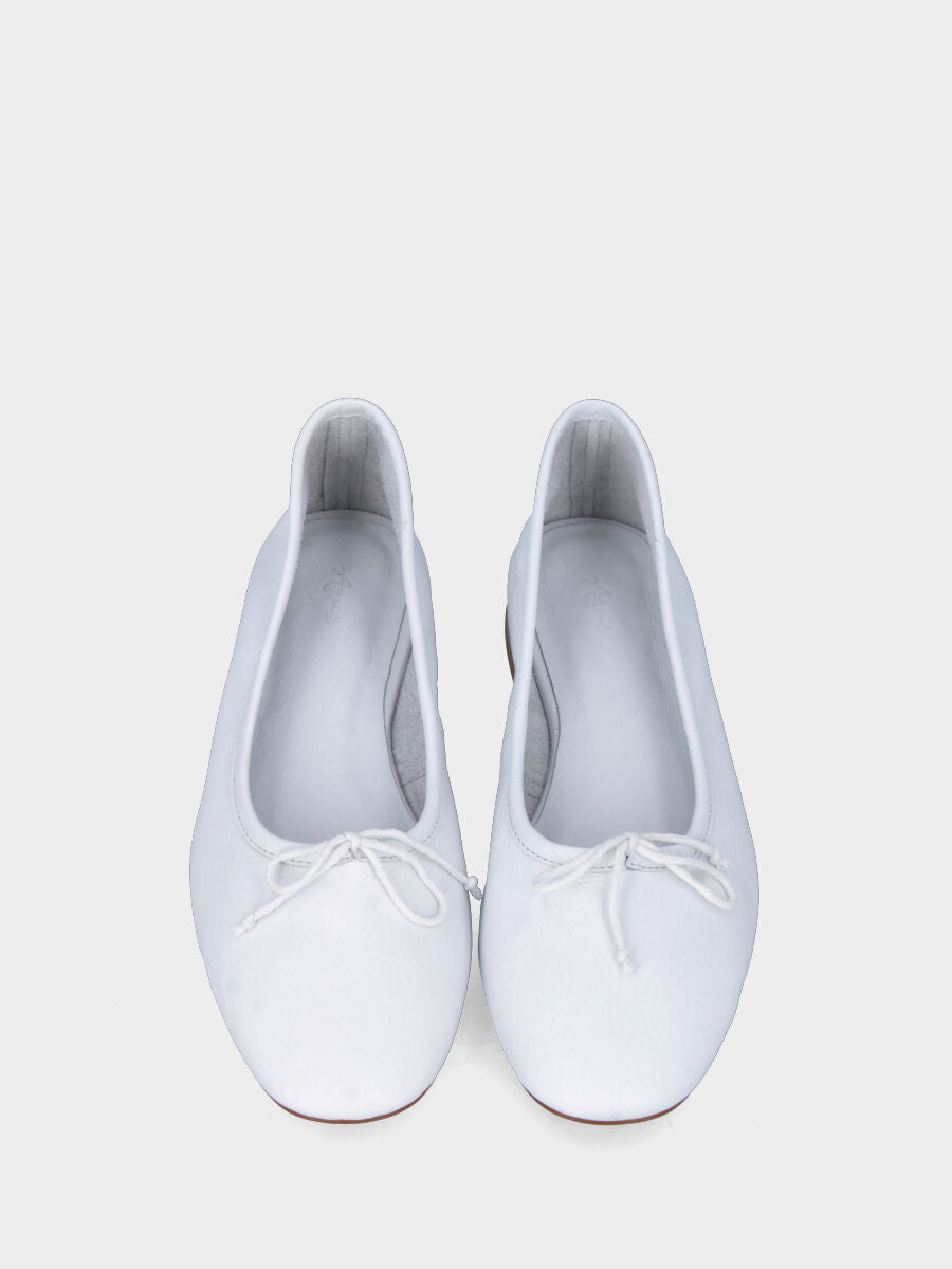 Ballerina in nappa bianca con fiocchetto sul collo