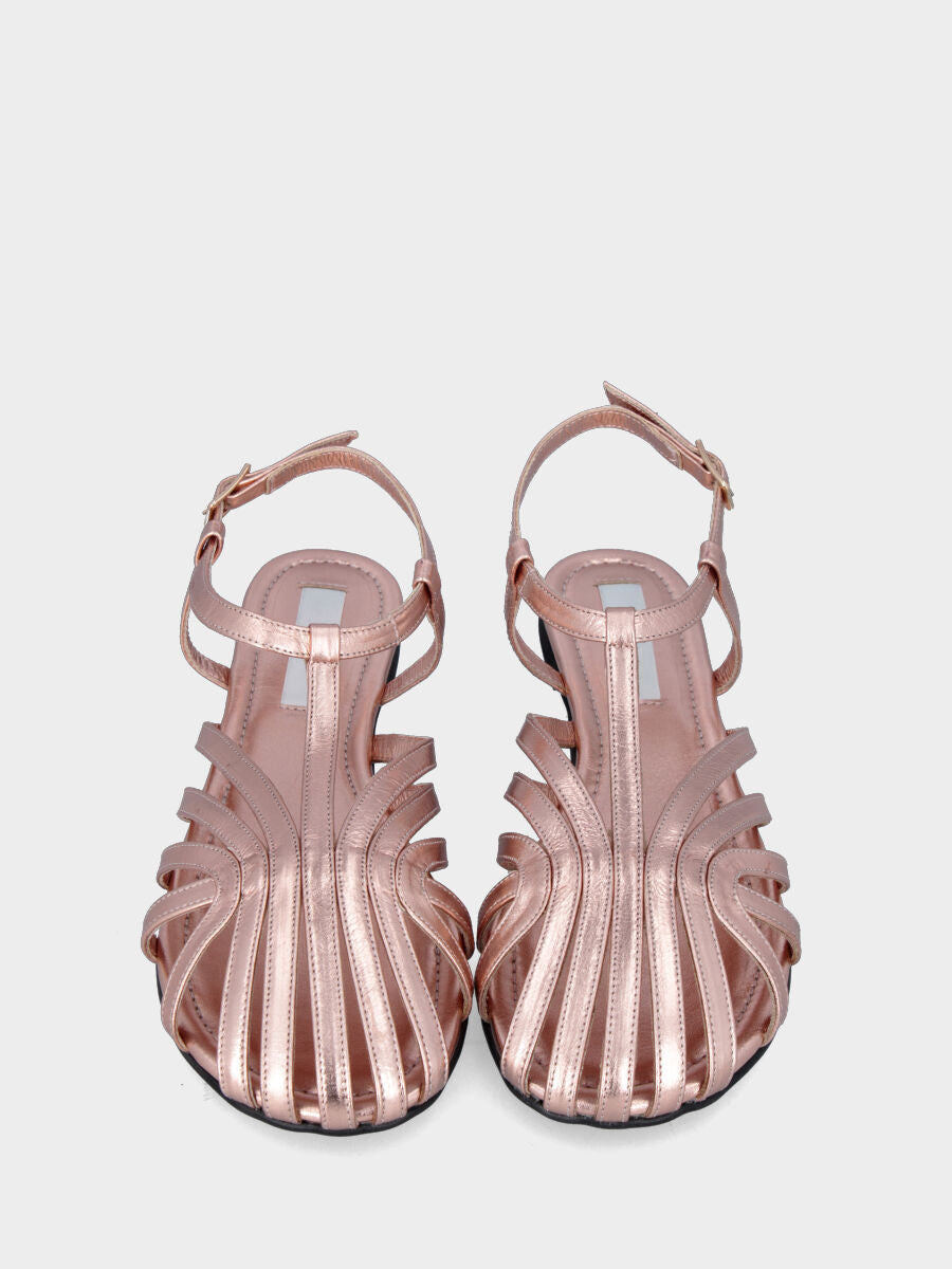 Sandalo flat in laminato rosa con listini arcuati