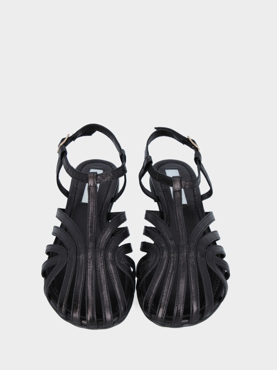 Sandalo flat in nappa nera con listini arcuati