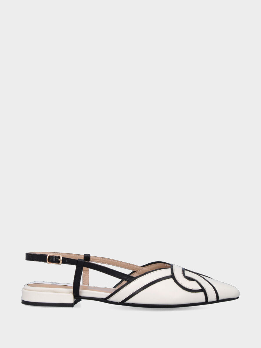 Slingback in nappa bianco latte con profili neri e cinturini arcuati