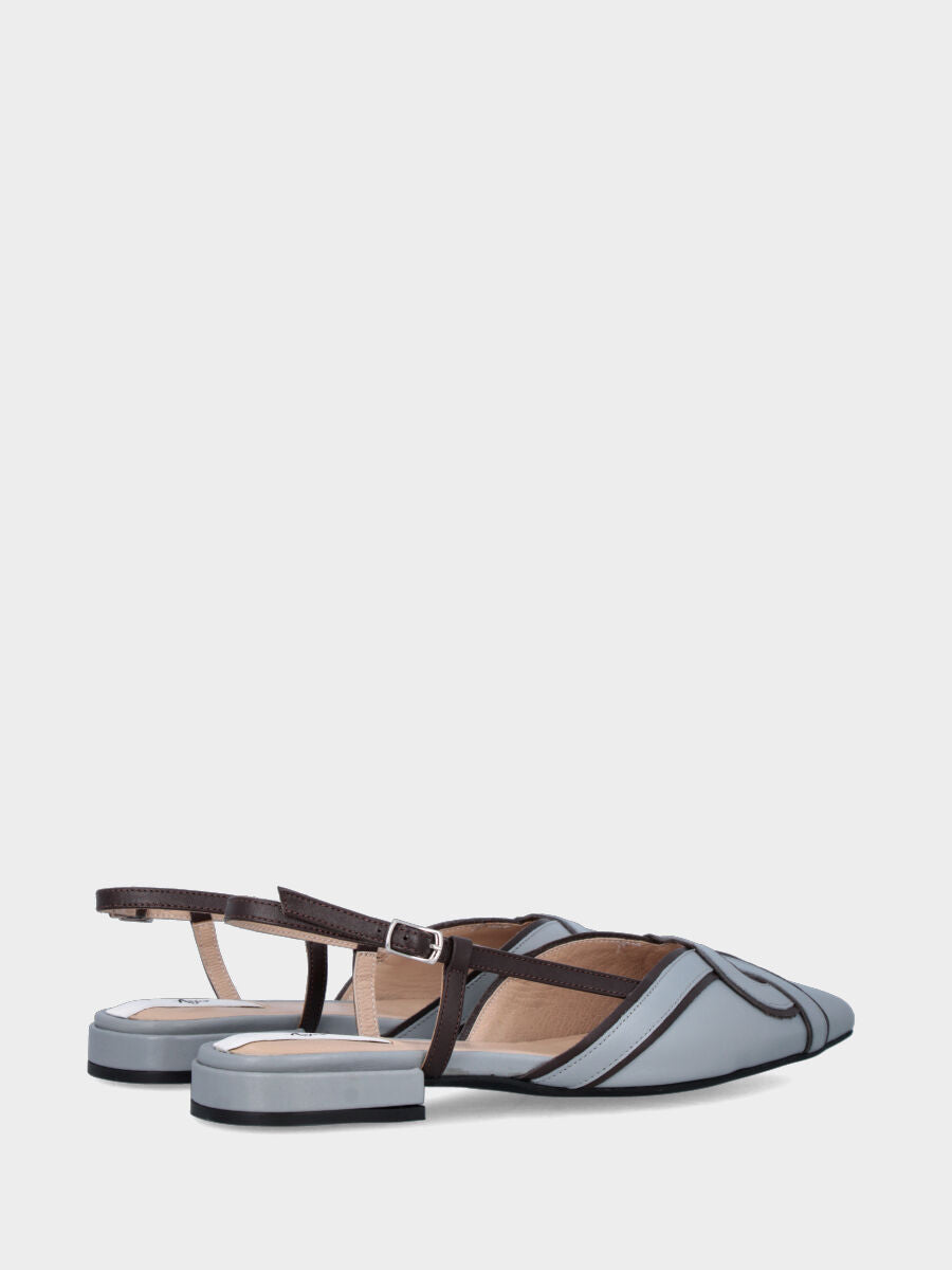 Slingback in nappa verde menta con profili marroni e cinturini arcuati