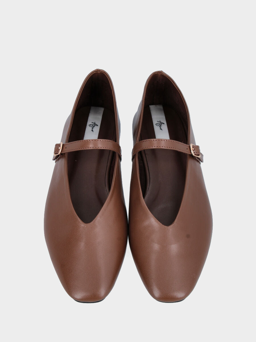 Ballerina Mary Jane in nappa marrone con cinturino e tacco flat