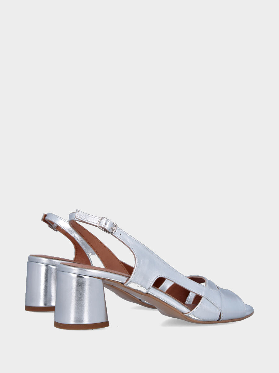 Sandalo monoblocco in vitello rosso con fascia ripiegata