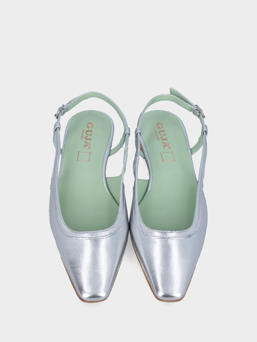 Slingback in laminato argento con scollo tondo