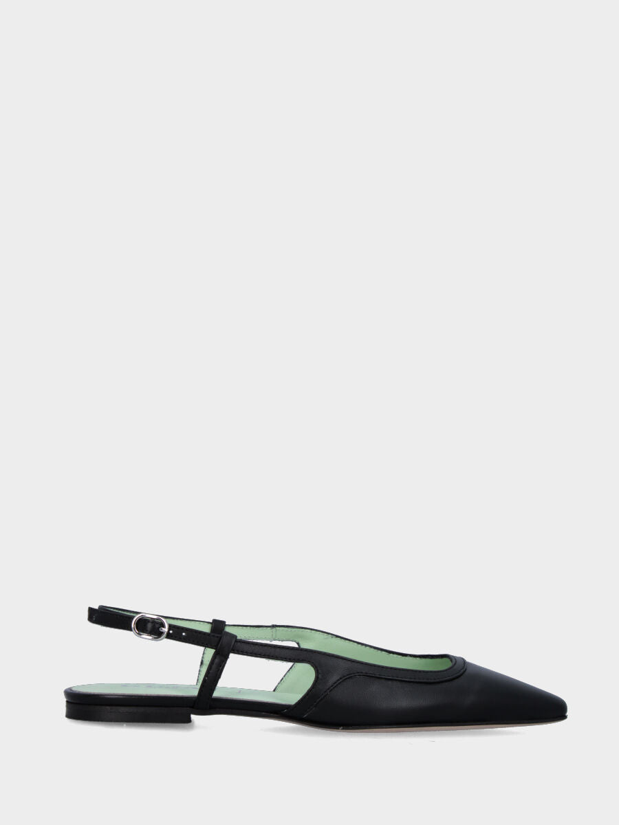 Slingback in nappa nera con scollo tondo
