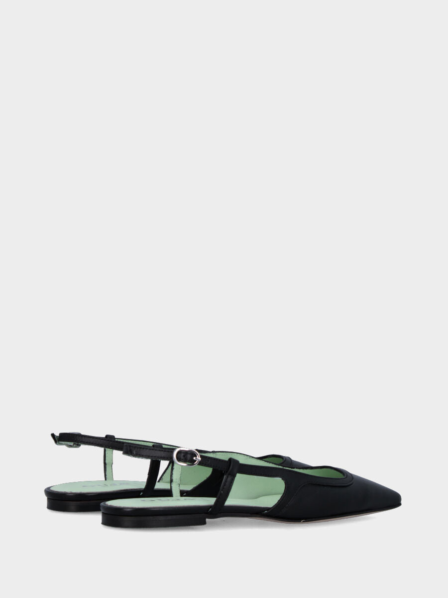 Slingback in nappa nera con scollo tondo