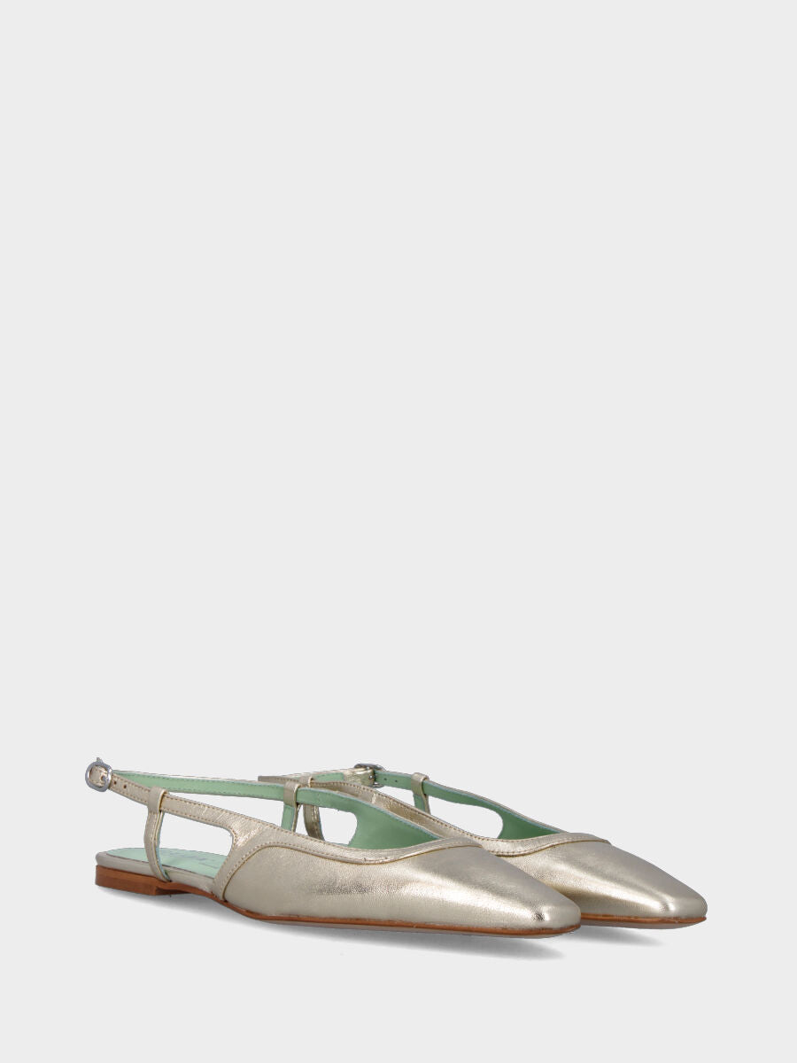 Slingback in laminato platino con scollo tondo