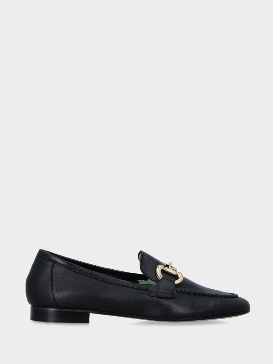 Mocassino in nappa nera con morsetto e bordo cucito adler