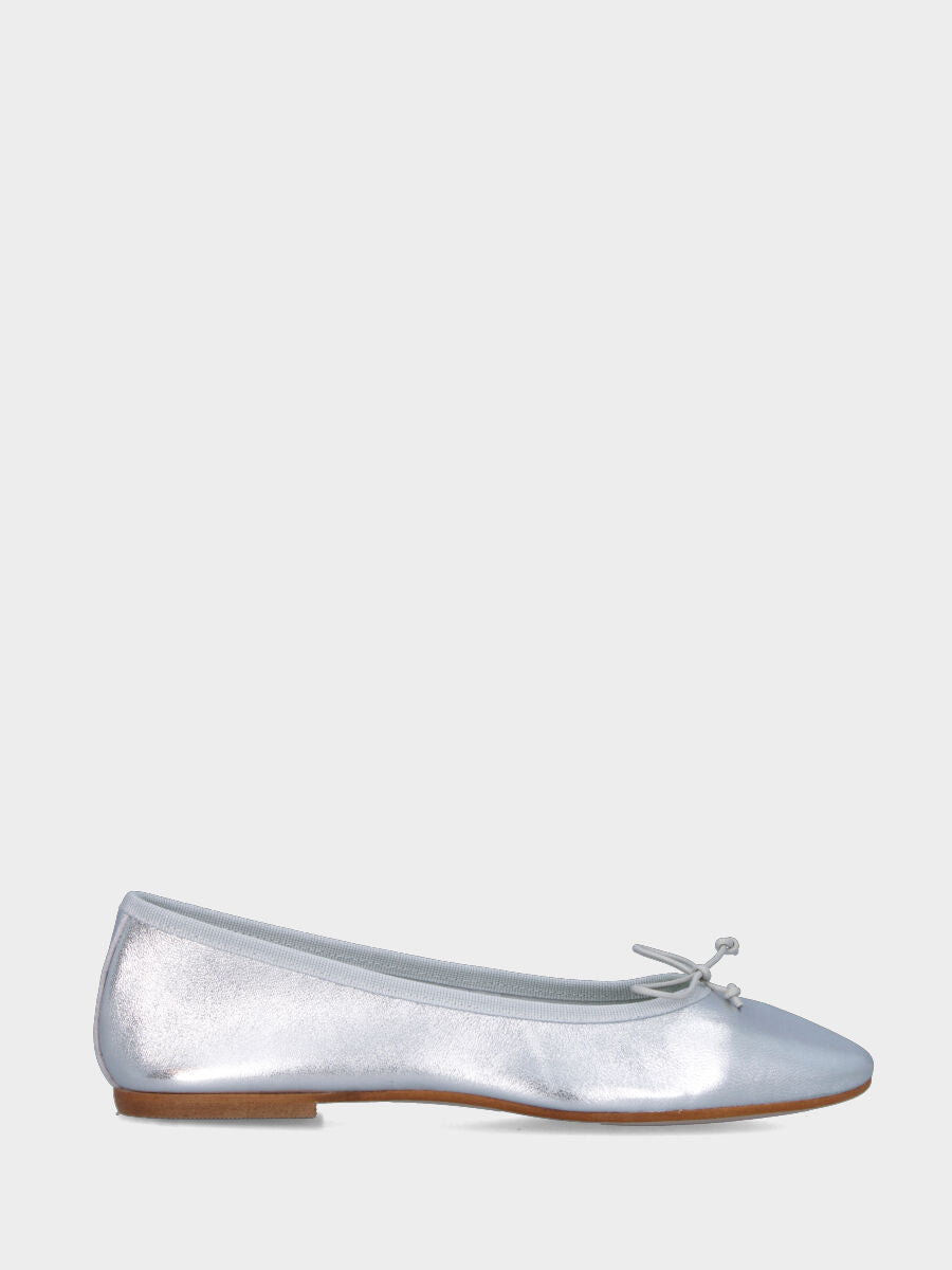 Ballerina in nappa argento con fiocchetto e suola in gomma
