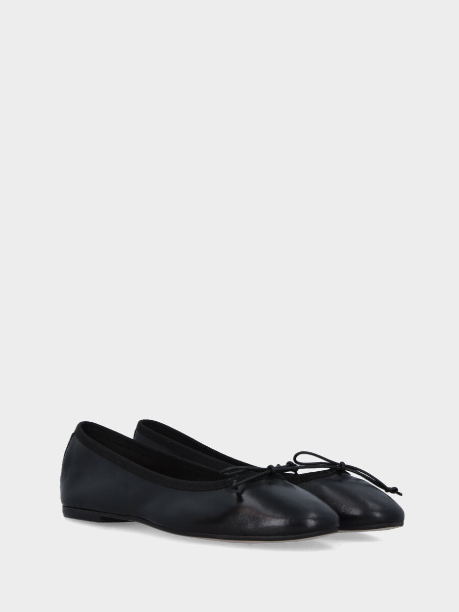 Ballerina in nappa nera con fiocchetto e suola in gomma
